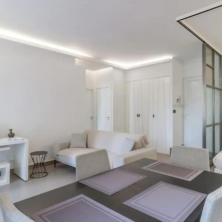 Private Furnished Apartment Ideally Located in The Carré d'Or Niza Exterior foto
