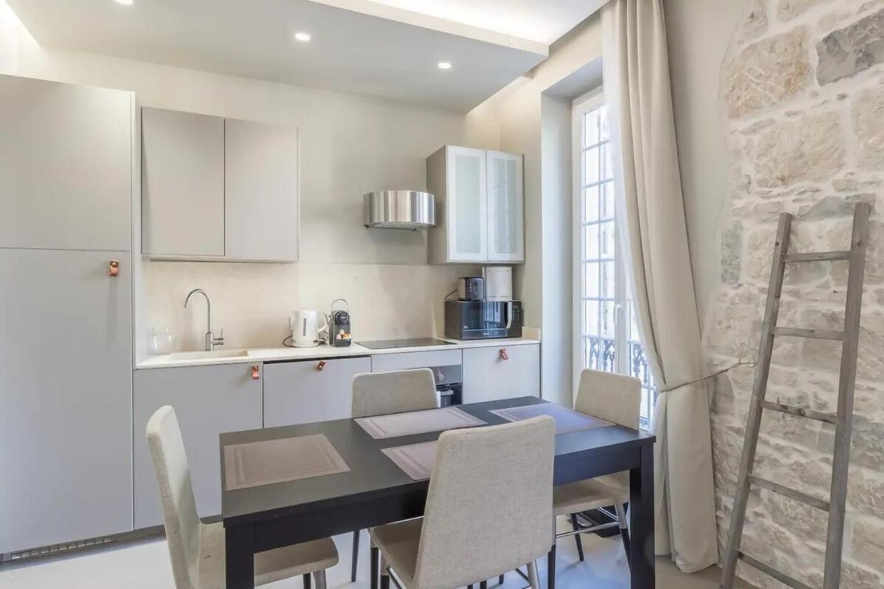 Private Furnished Apartment Ideally Located in The Carré d'Or Niza Exterior foto